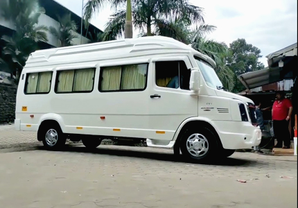 Amritsar 17 Seater Tempo Traveller