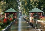 Srinagar Sightseeing – Mughal Gardens & Old City